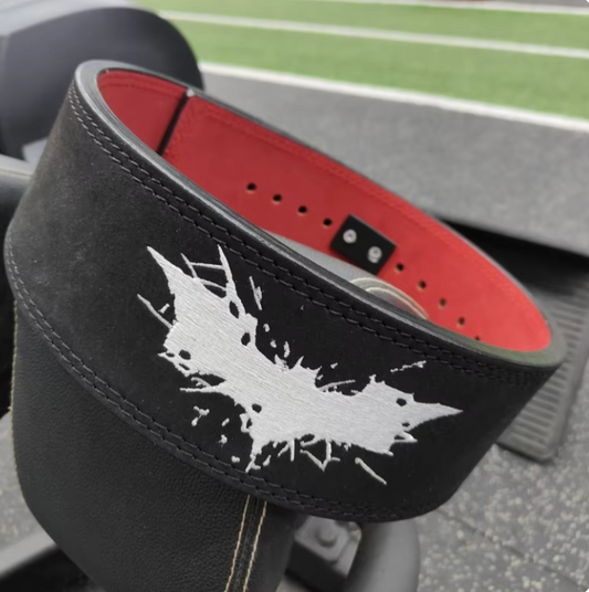 Gym Lever-Gürtel mit Stickerei „Vengeance“